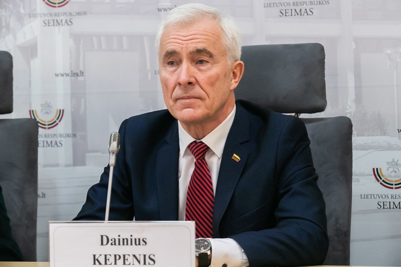  Dainius Kepenis .   KOVOTOJAI AR KŪRĖJAI? 